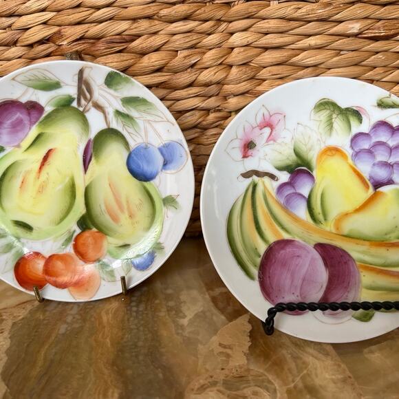 4 hand painted fruit/flower plates - Picture 1 of 8